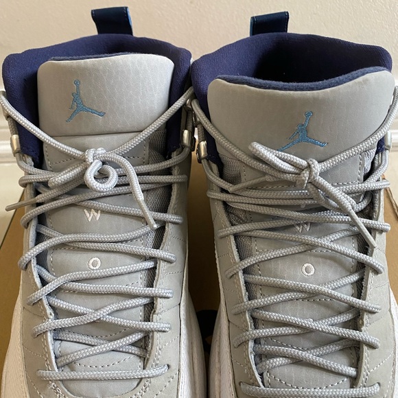 Air Jordon 12 Retro - WLF GRY/UNVRSTY BL-WHT-MDNGHT - Picture 6 of 9